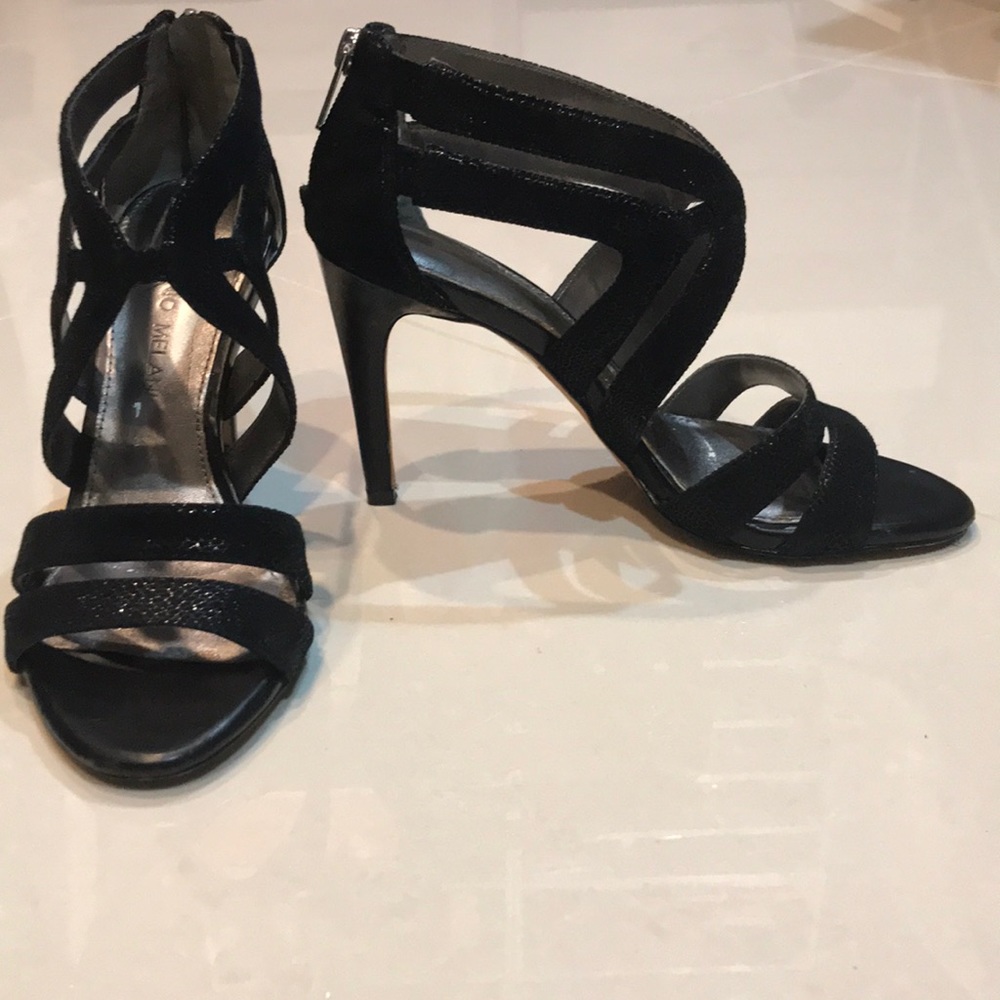 Size 6.5 Antonio Melani  metallic black suede zip back heels.